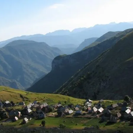 Gospodarstwo wiejskie Etno-house *