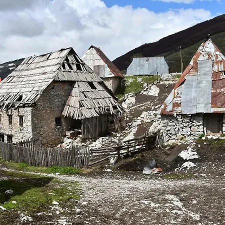 Gospodarstwo wiejskie Etno-house